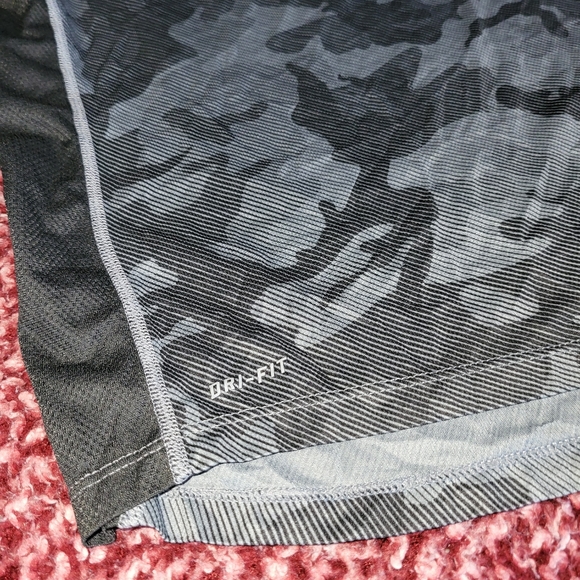 Nike Running Shirt - Picture 4 of 6